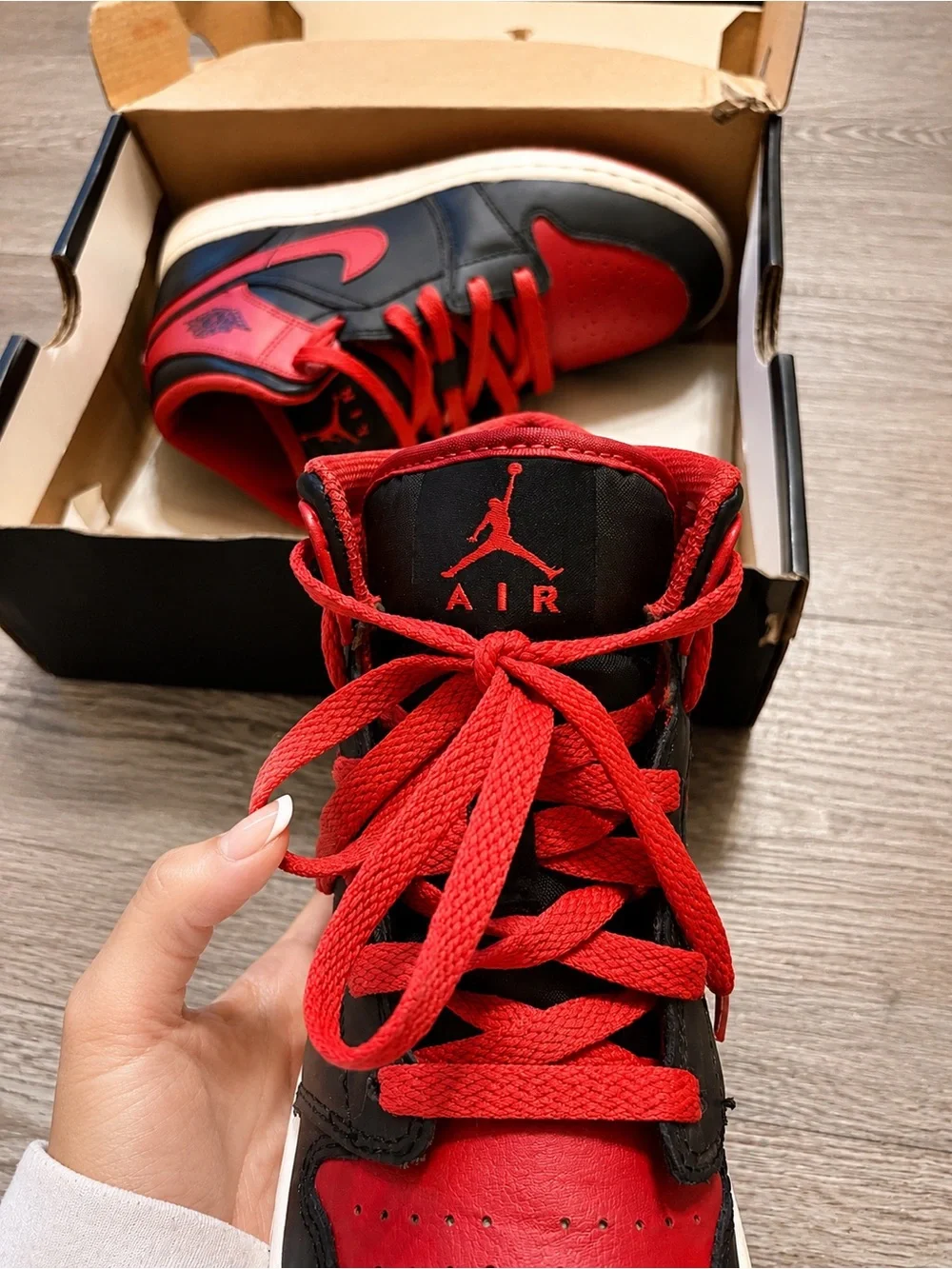 Air Jordan 1 Mid GS “Alternate Bred” (2022) | Kids Size 4Y ❤️🖤